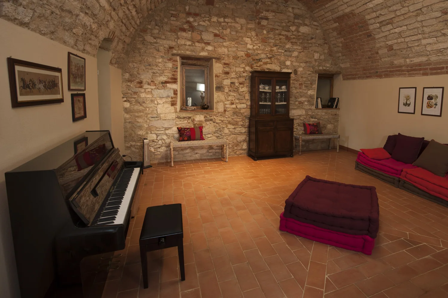 Sala di Pietra - foto 2